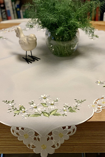 Obrus i szalik haftowany DAISY