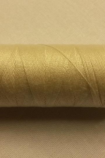Kremowe nici szwalnicze 200 m