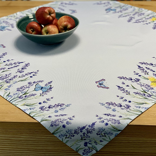 Fioletowe lawendowe obrusy i szaliki z muszkami