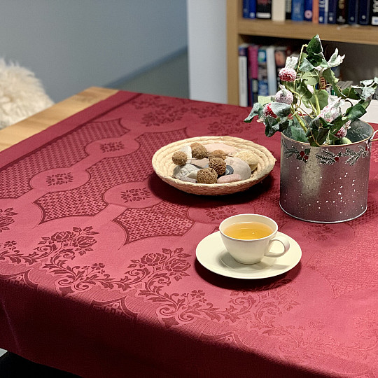 Obrus DAMASK bordowy 120x140