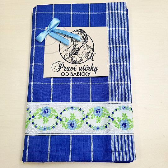 NIEBIESKI RĘCZNIK BABCI Z KWIATAMI
