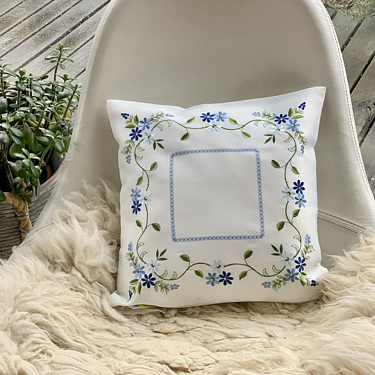 Haftowana okładka dekoracyjna ZAPOMNIANY KWIAT