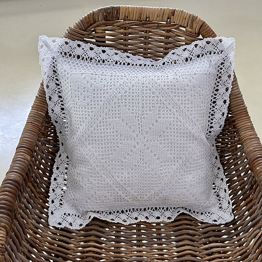 Pokrowiec dekoracyjny koronkowy LACE biały