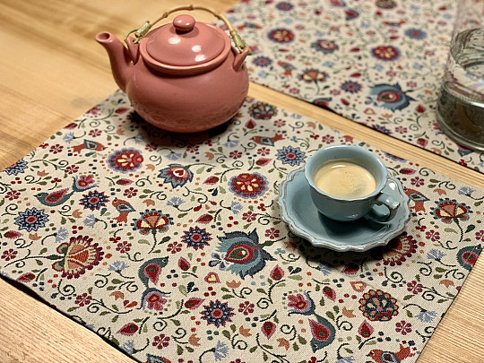 Gobelin obrus kwiaty i ptak Jurkovič