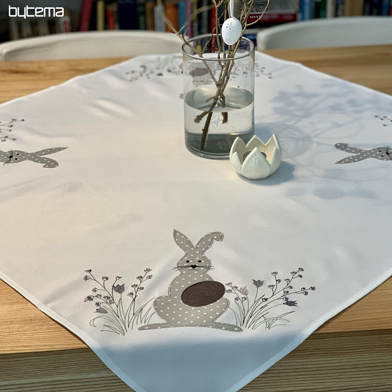 Obrusy i szaliki haftowane ZAJĄC