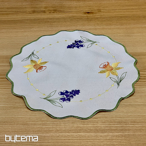 Obrus haftowany i szalik NARCYZA I ŚNIEŻNA CÓRKA