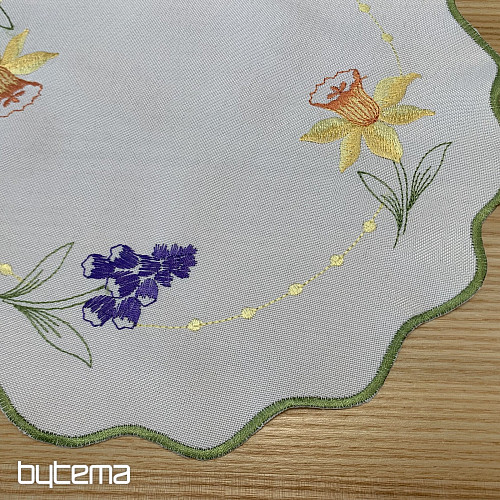 Obrus haftowany i szalik NARCYZA I ŚNIEŻNA CÓRKA