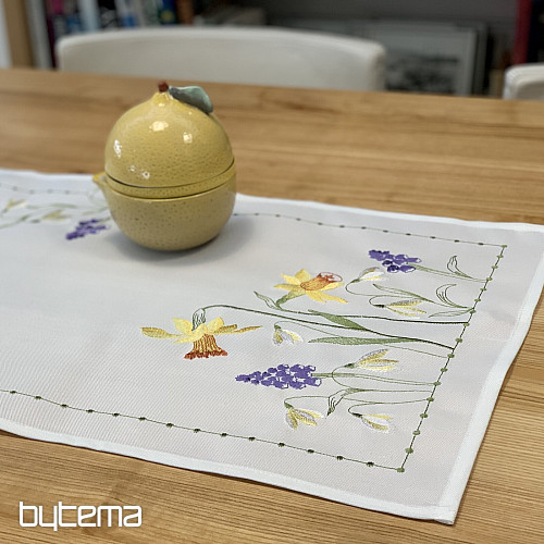 Obrus haftowany i szalik NARCYZA I ŚNIEŻNA CÓRKA