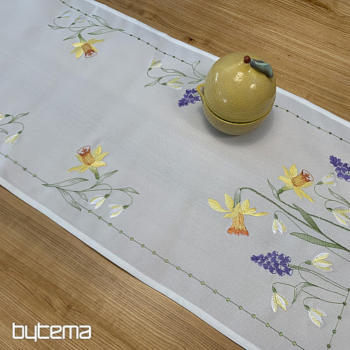 Obrus haftowany i szalik NARCYZA I ŚNIEŻNA CÓRKA