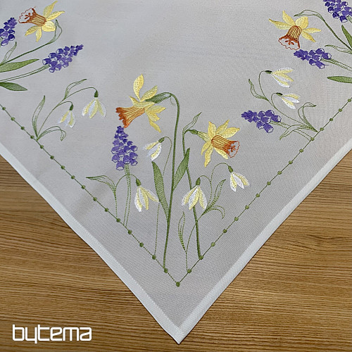 Obrus haftowany i szalik NARCYZA I ŚNIEŻNA CÓRKA