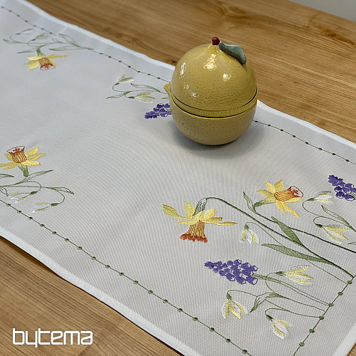 Obrus haftowany i szalik NARCYZA I ŚNIEŻNA CÓRKA