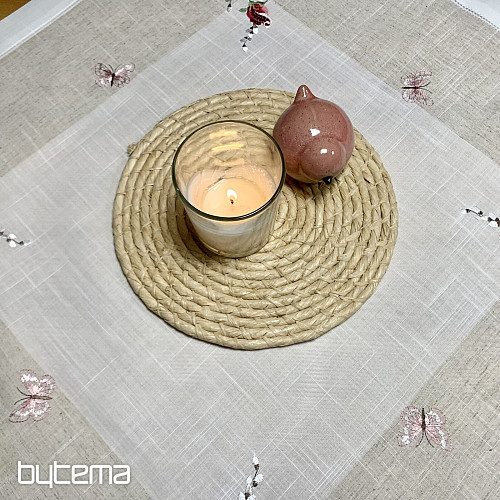 Haftowany obrus i szalik Róże i kotki