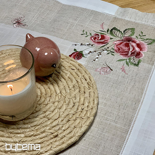 Haftowany obrus i szalik Róże i kotki