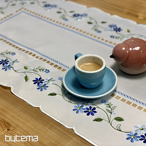 Haftowany obrus i szalik ZAPOMNIANE KWIATY