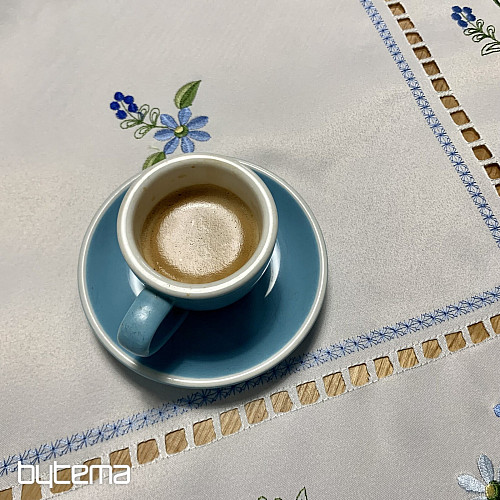 Haftowany obrus i szalik ZAPOMNIANE KWIATY