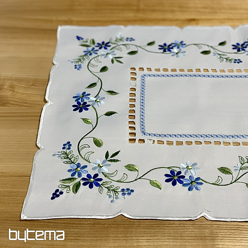 Haftowany obrus i szalik ZAPOMNIANE KWIATY