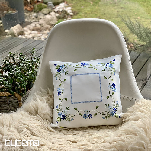 Haftowana okładka dekoracyjna ZAPOMNIANY KWIAT