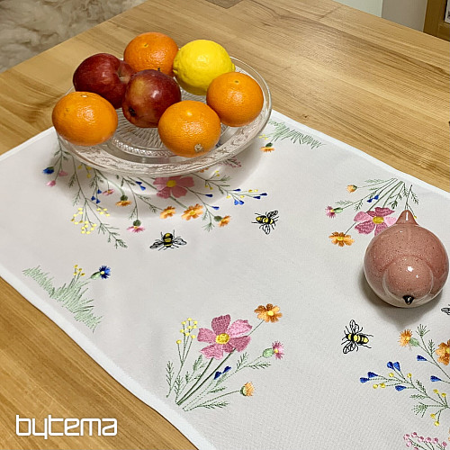 Obrus i szalik haftowany Łąka i pszczoły