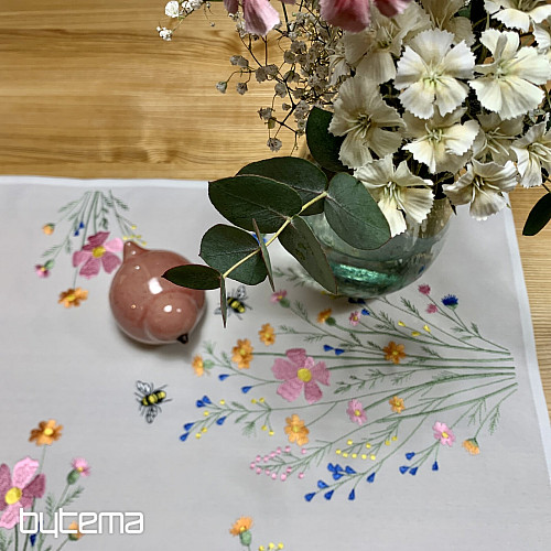 Obrus i szalik haftowany Łąka i pszczoły