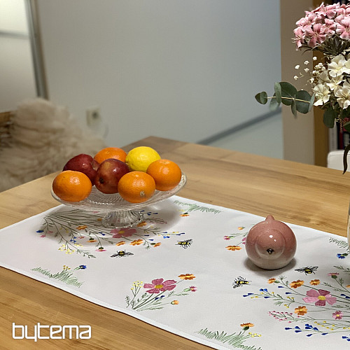 Obrus i szalik haftowany Łąka i pszczoły