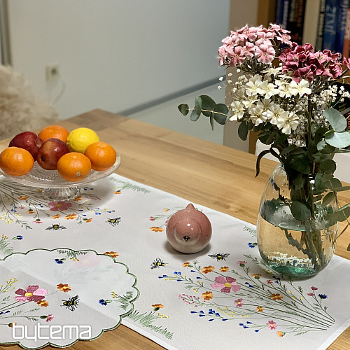 Obrus i szalik haftowany Łąka i pszczoły