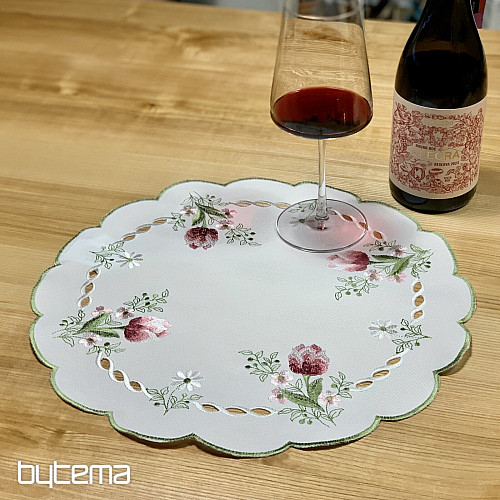 Haftowany obrus i szalik BUKIET Z TULIPANAMI