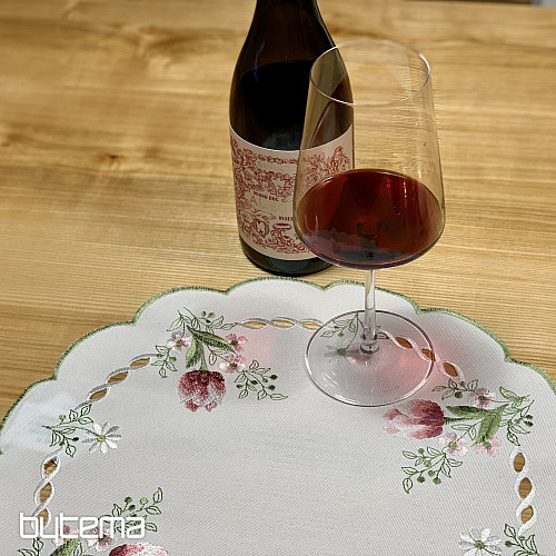 Haftowany obrus i szalik BUKIET Z TULIPANAMI