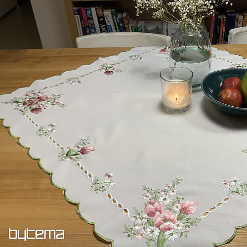 Haftowany obrus i szalik BUKIET Z TULIPANAMI