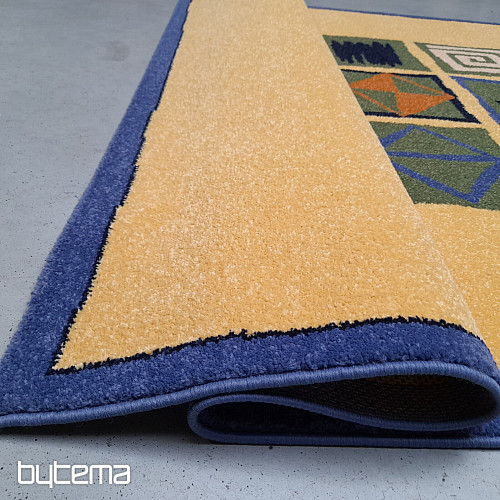 Nowoczesny dywan z geometrycznymi elementami