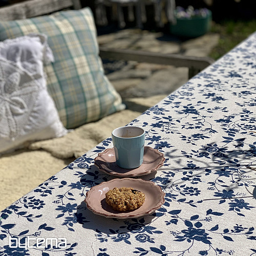 Obrus Niebieski Romans