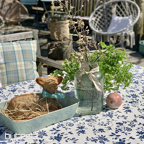 Obrus Niebieski Romans